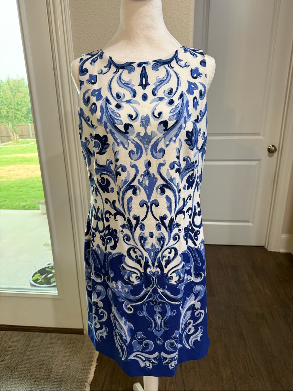 Ralph Lauren White & Blue Scrollwork Sleeveless Shift Dress size 10